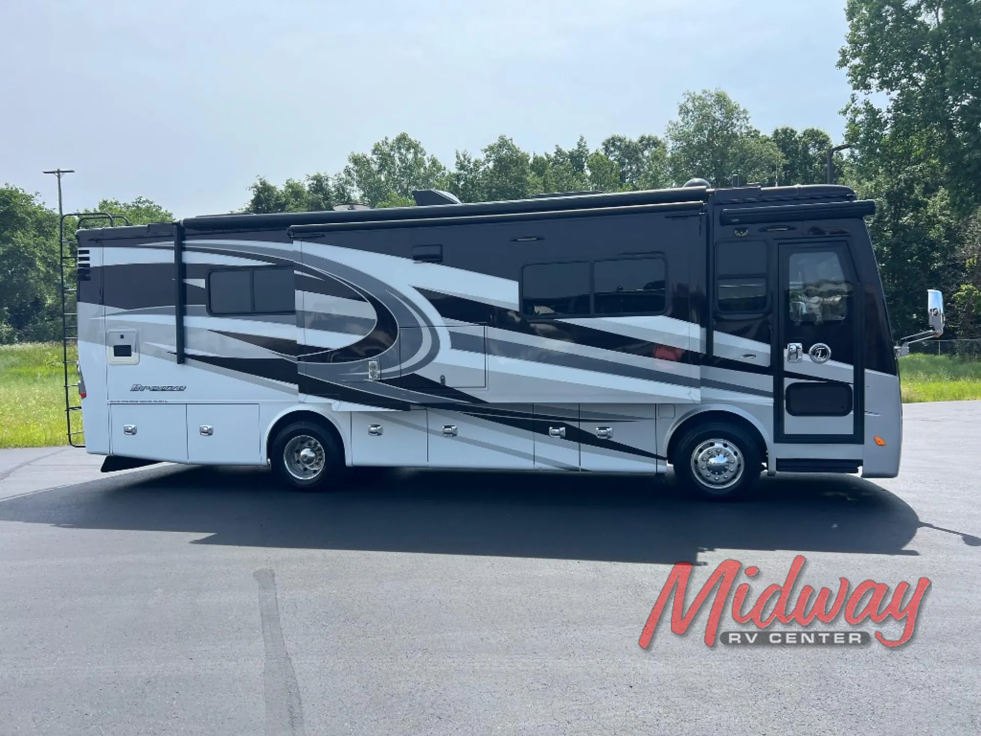 2017 Tiffin Allegro Breeze 31 BR - Photo 2