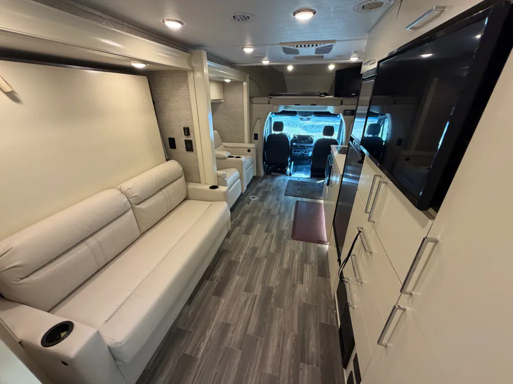 2020 Tiffin Wayfarer 25 RW, Photos photo 14