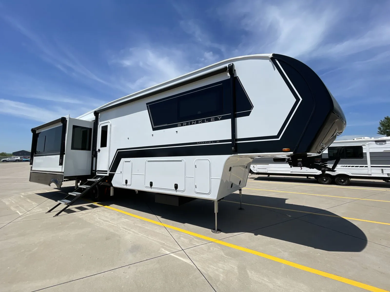 2027 Brinkley Model Z 3510 - Photo 2