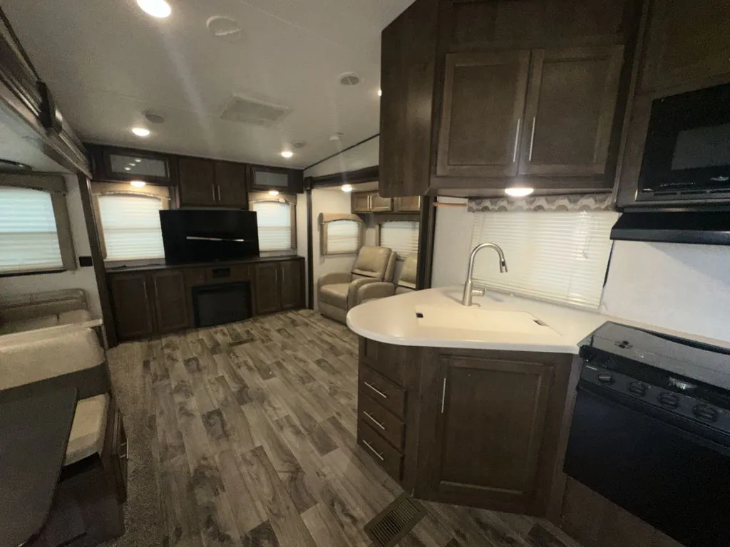 2018 Keystone Cougar Half-Ton Series 283RETWE - Photo 4