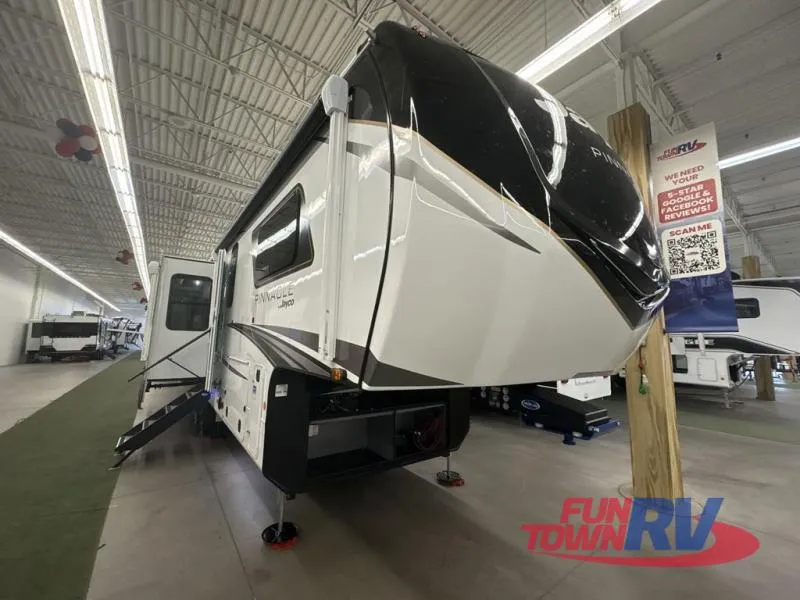 2026 Jayco Pinnacle 32RLTS - Photo 3