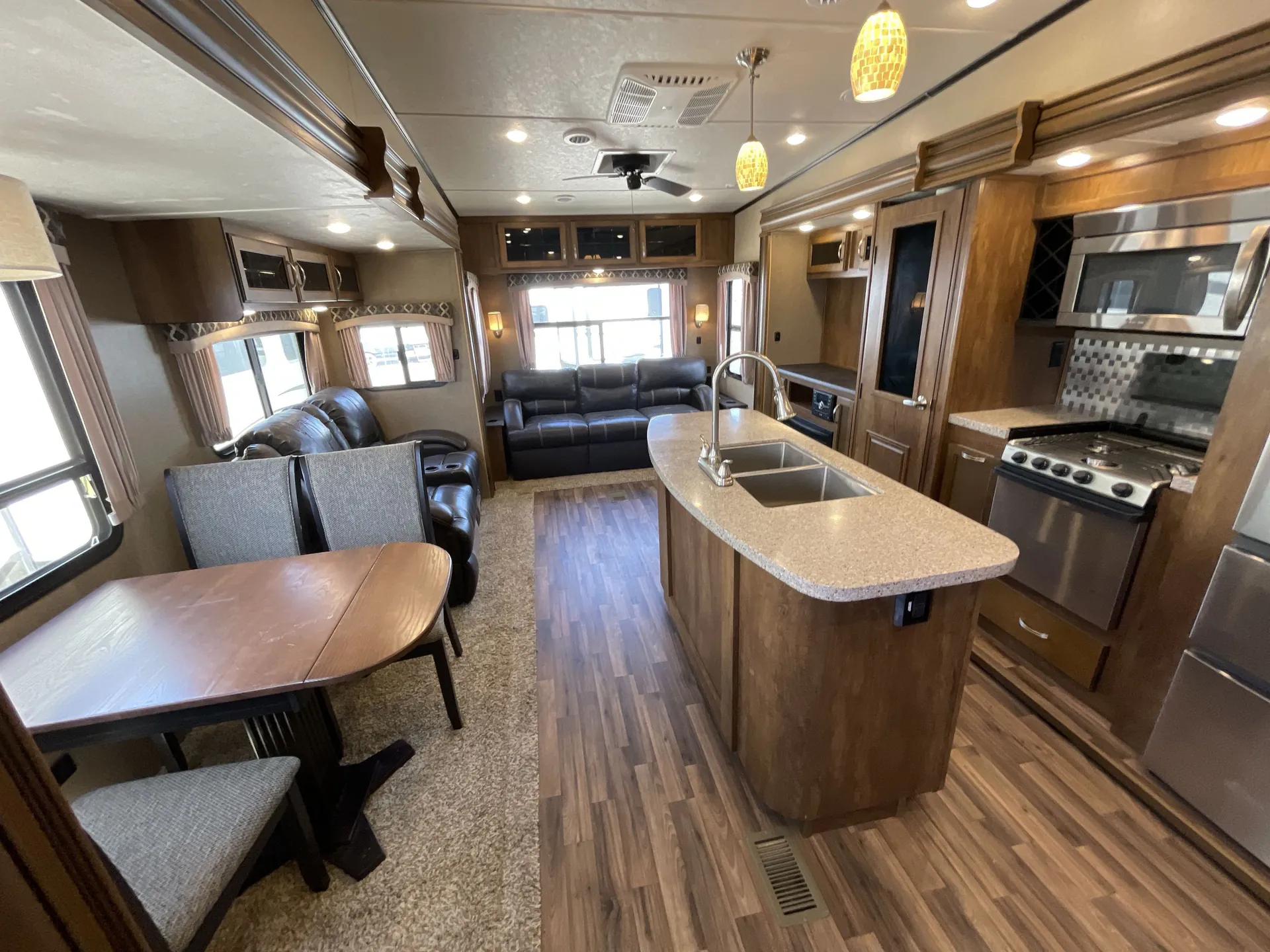 2018 Shasta Phoenix 336RL — living area main