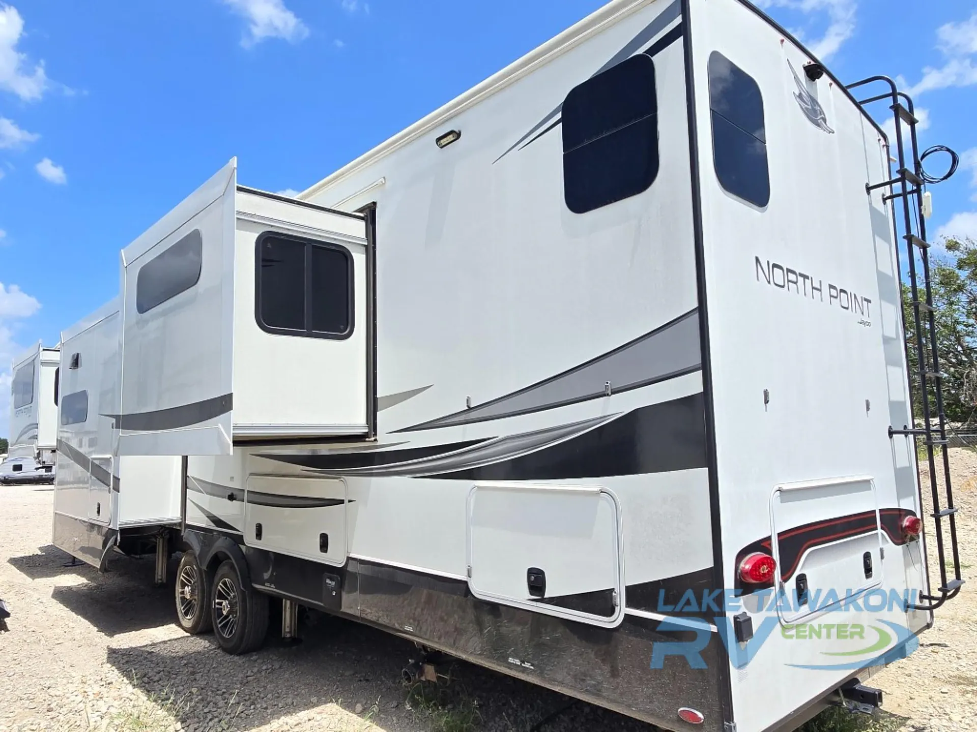 2023 Jayco North Point 382FLRB - Photo 4