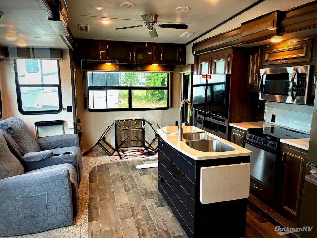 2018 Keystone Montana High Country 385BR, Photos photo 5