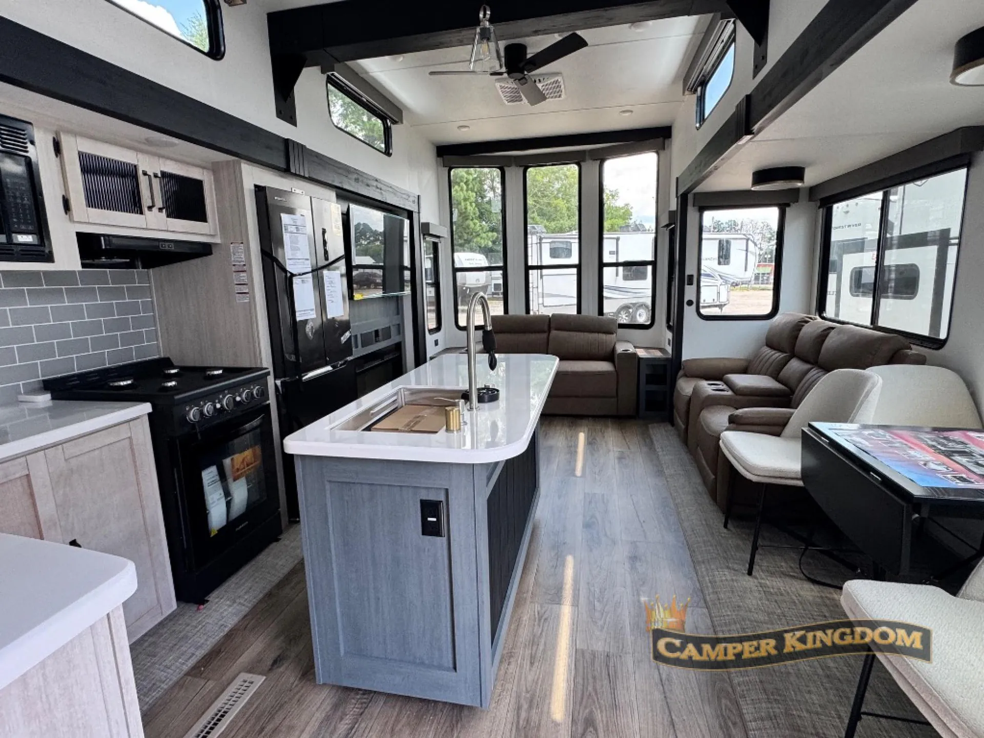 2027 Forest River Puma Vista 38VFL — Photo 5
