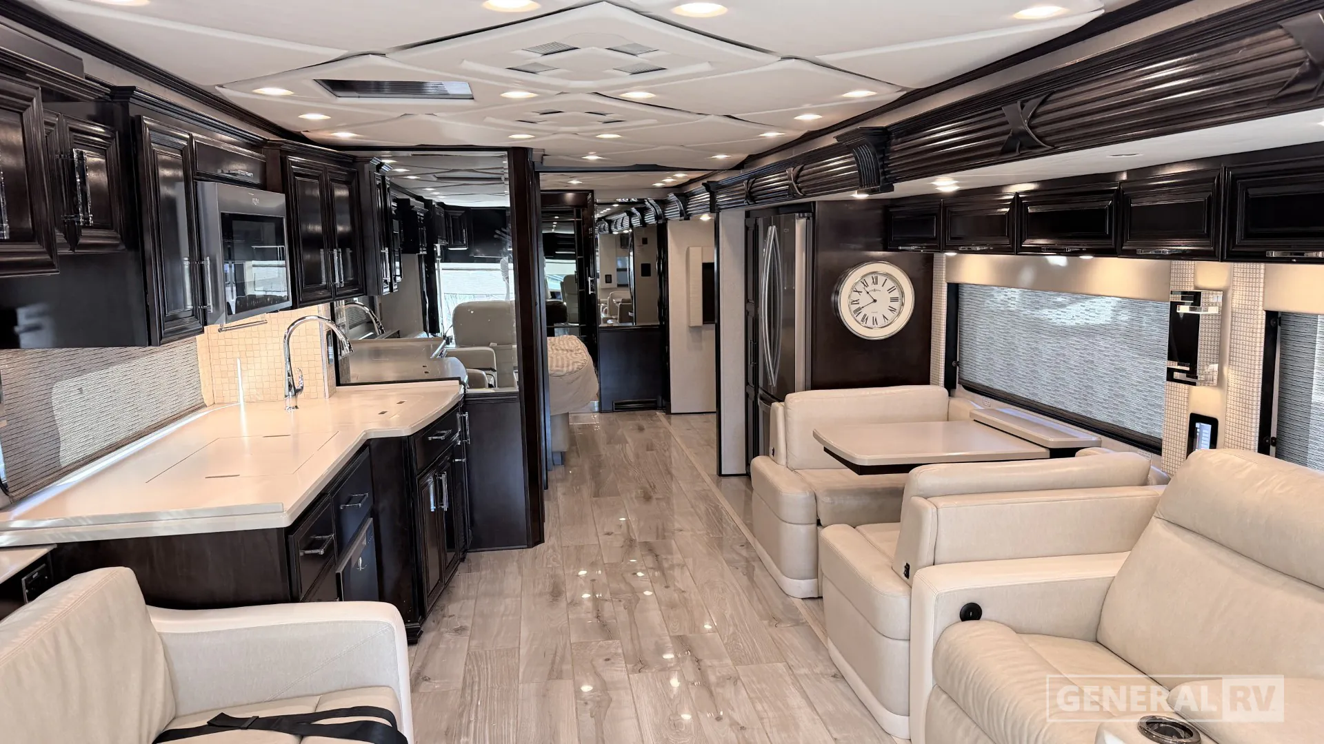 2022 Newmar Mountain Aire 4551 - Photo 3