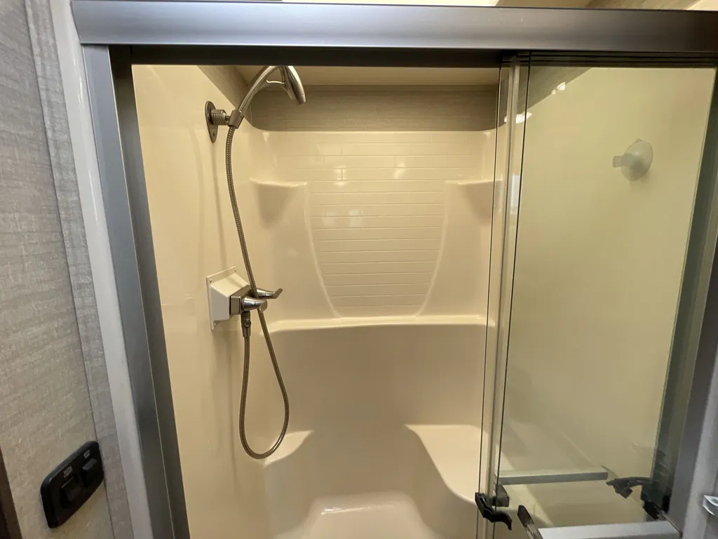 2019 Entegra Coach Emblem 36U, Photos photo 18
