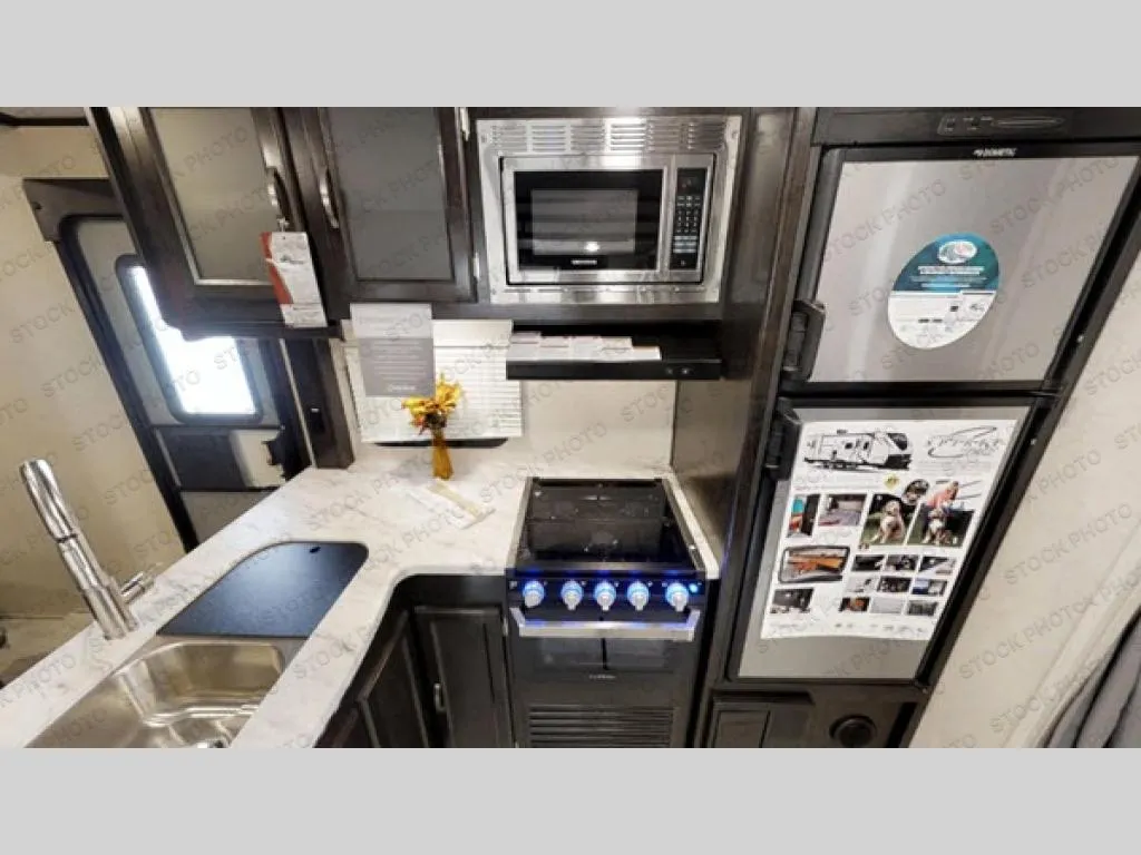 2019 Coachmen Spirit Ultra Lite 2454BH - Photo 4
