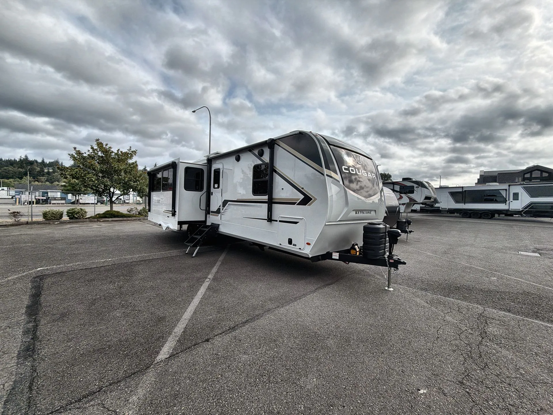 2027 Keystone Cougar Western Elevation 29RLWE dealer photo 2 from Tacoma RV Center