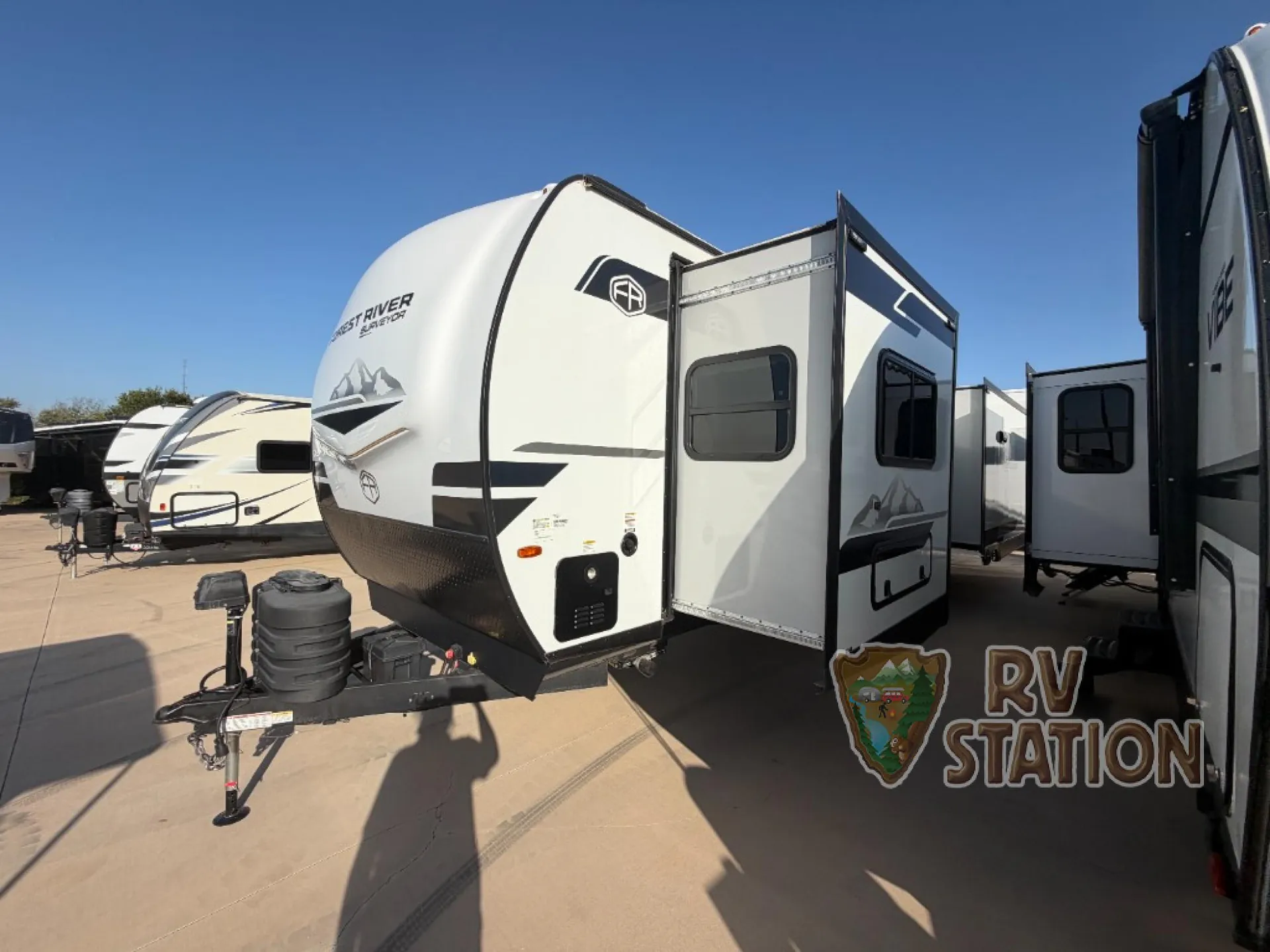 2025 Forest River Grand Surveyor 305RLBS - Photo 2