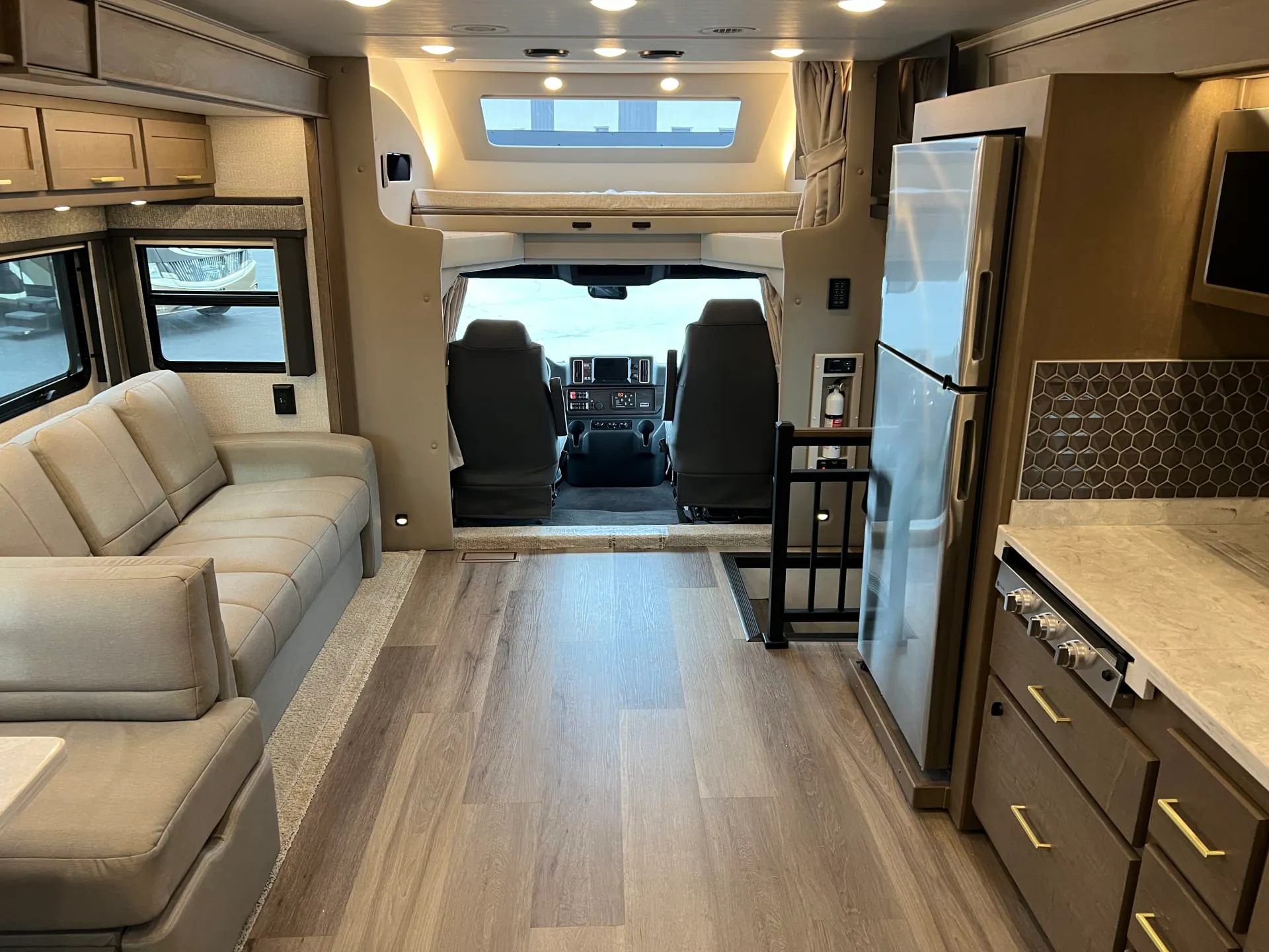 2026 Renegade RV Valencia 39BB - Photo 4