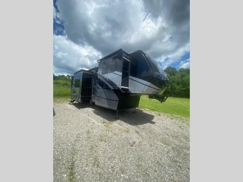 2022 Vanleigh Beacon 41FLB - Photo 4