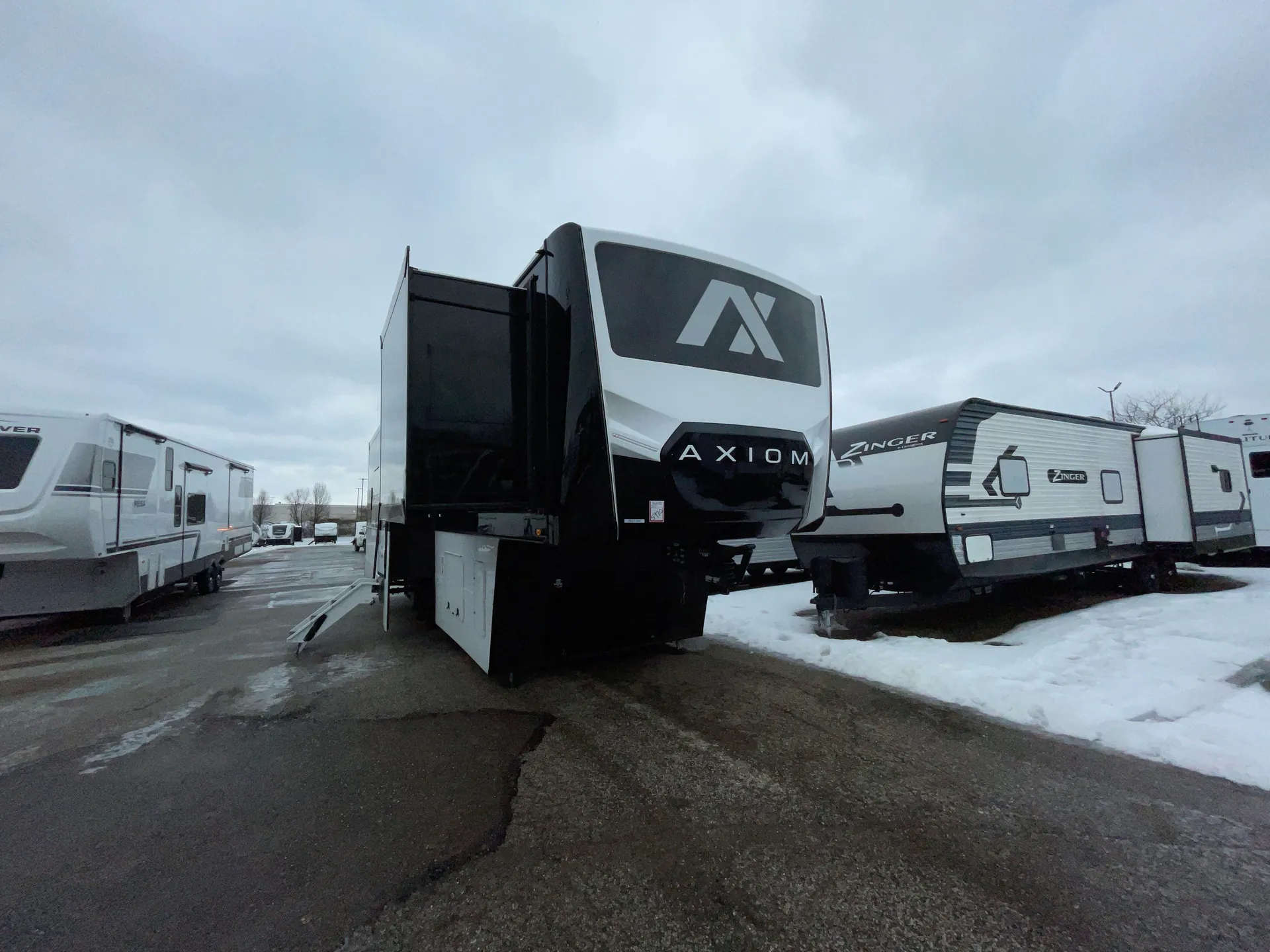 2026 Axiom Imperium I2900 - Photo 2