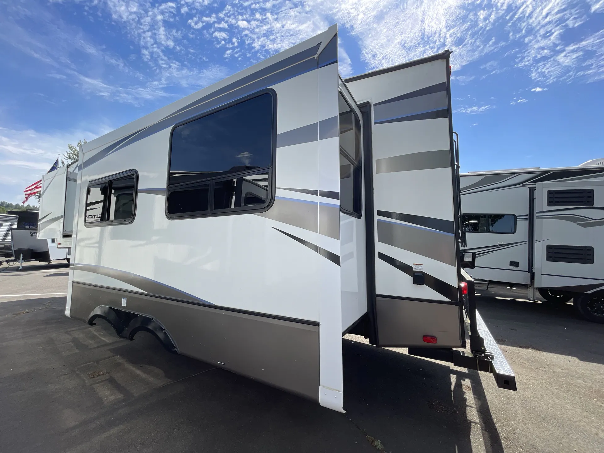 2019 Forest River Wildcat Maxx 262RGX — off campside
