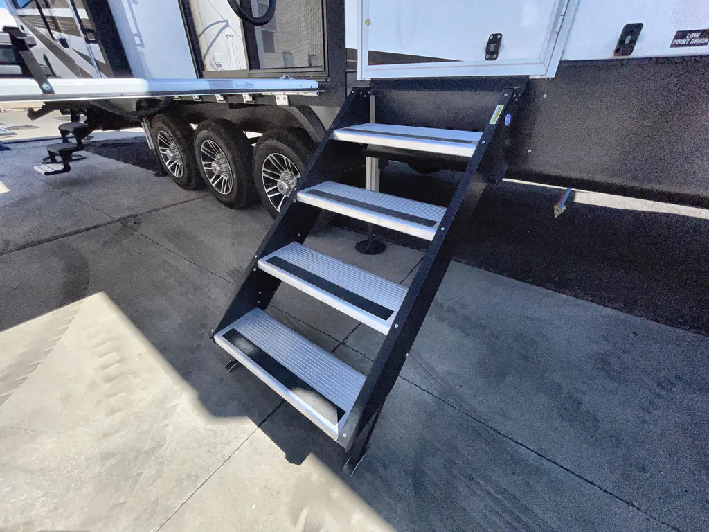 2024 Jayco Seismic Luxury Series 4113, Photos photo 32