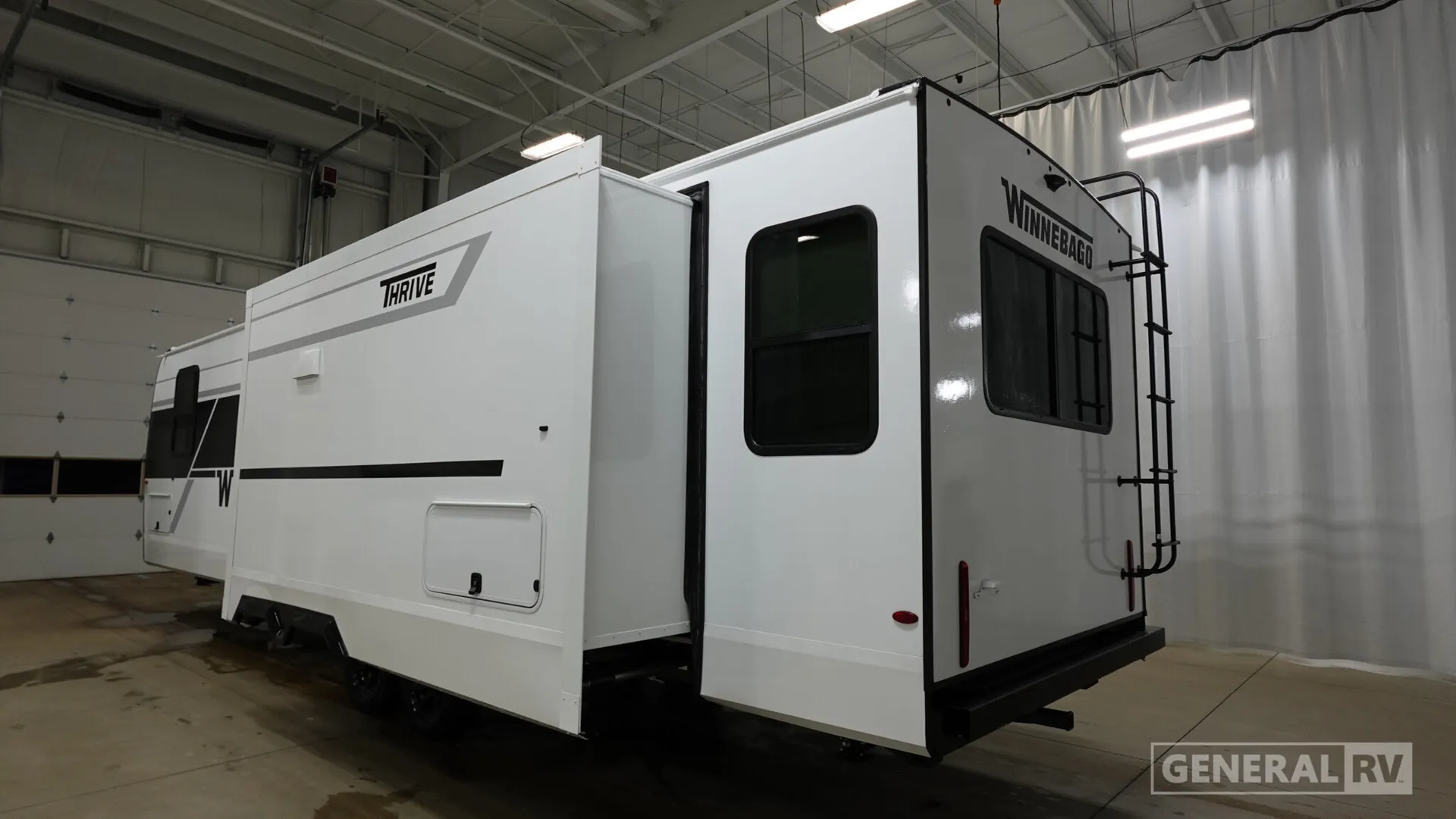 2026 Winnebago Thrive 29RLO - Photo 4