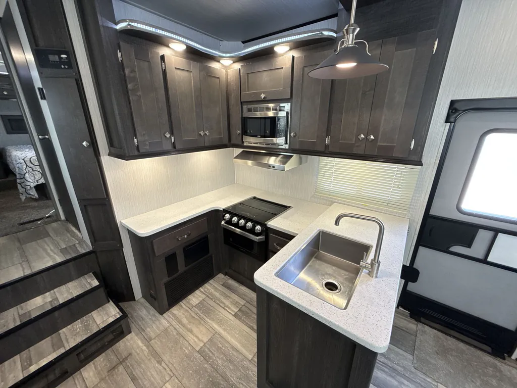 2021 Heartland Gravity 3610, Photos photo 9