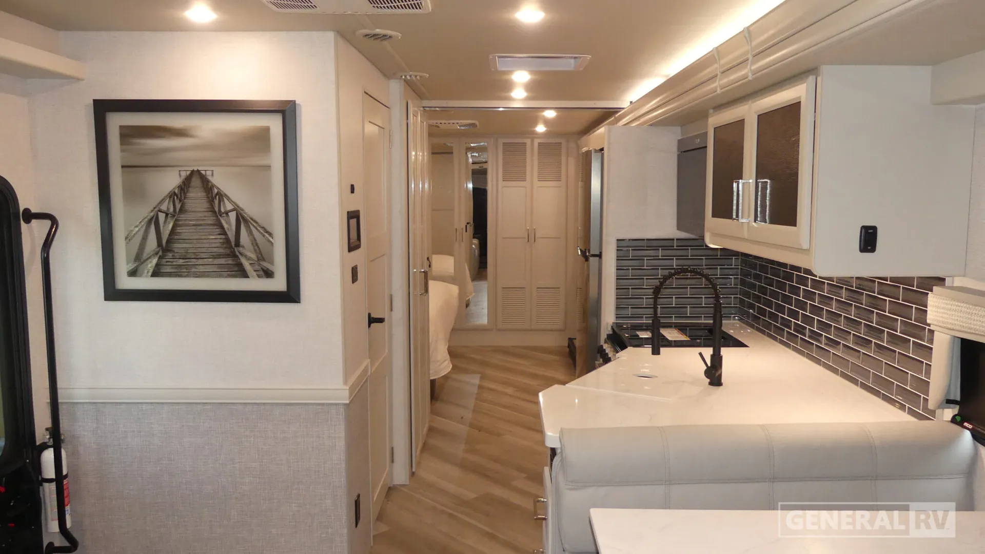 2026 Holiday Rambler Invicta 32RW - Photo 3