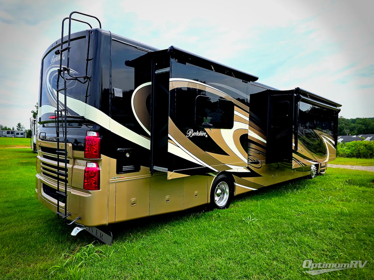 2016 Forest River Berkshire XL 40A - Photo 3