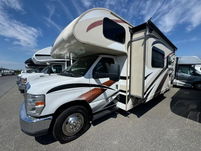 2015 Thor Motor Coach Outlaw Class C 29H - Photo 2