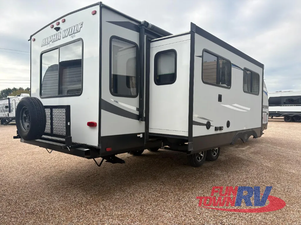 2020 Forest River Cherokee Alpha Wolf 26RL-L, Photos photo 6