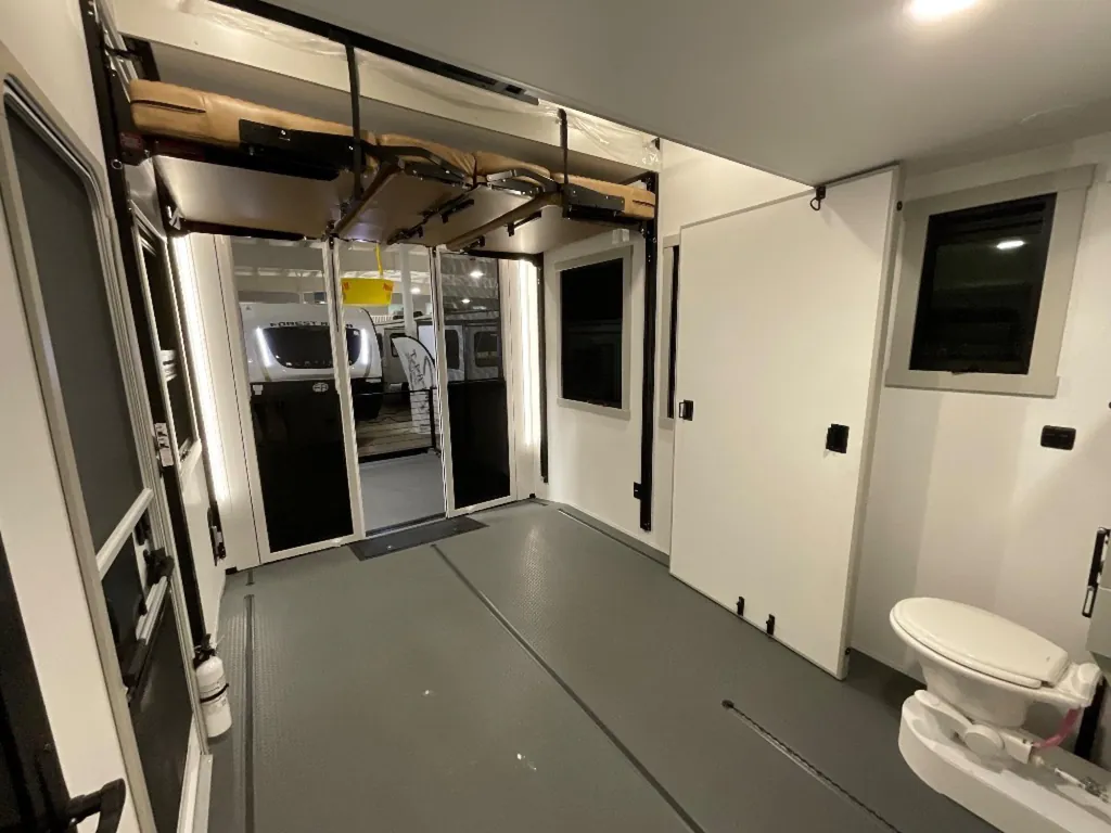 2025 Brinkley Model G 4100, Photos photo 28