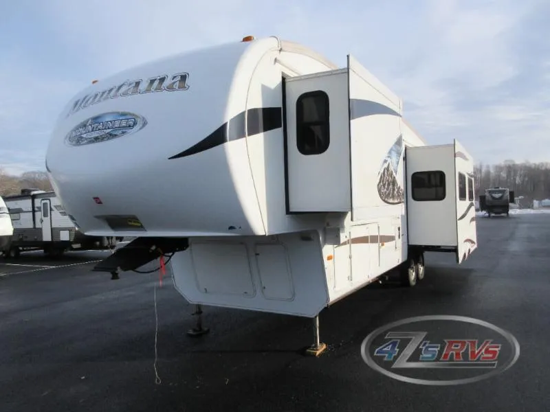 2011 Keystone Mountaineer 326RLT - Photo 2