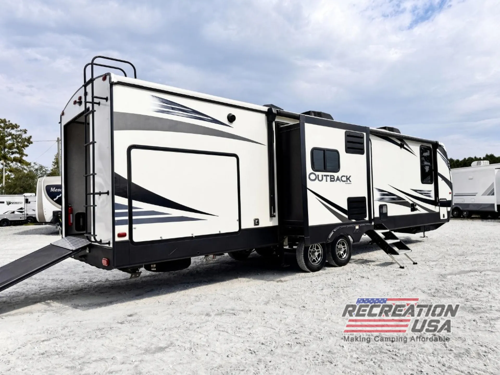 2020 Keystone Outback 335CG - Photo 2