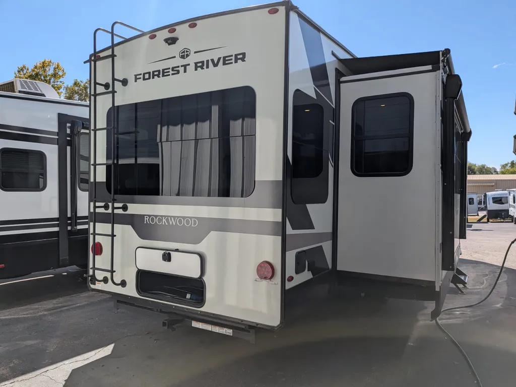 2025 Forest River Rockwood Signature R361RLS, Photos photo 15