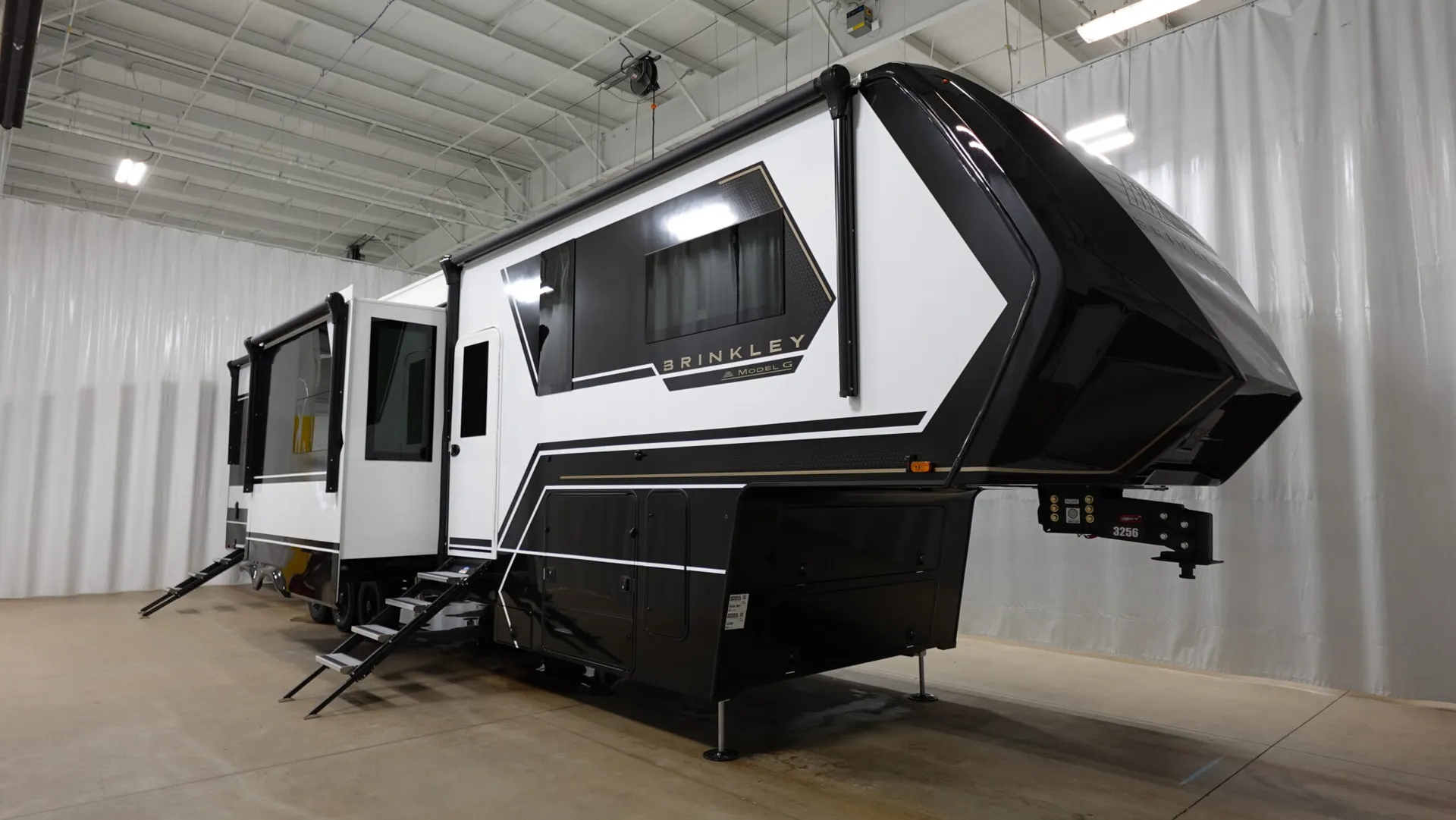 2026 Brinkley Model G 4120 - Photo 2