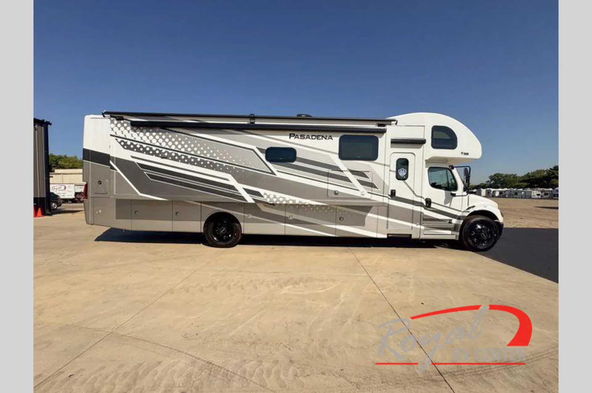2026 Thor Motor Coach Pasadena 38DX - Photo 3