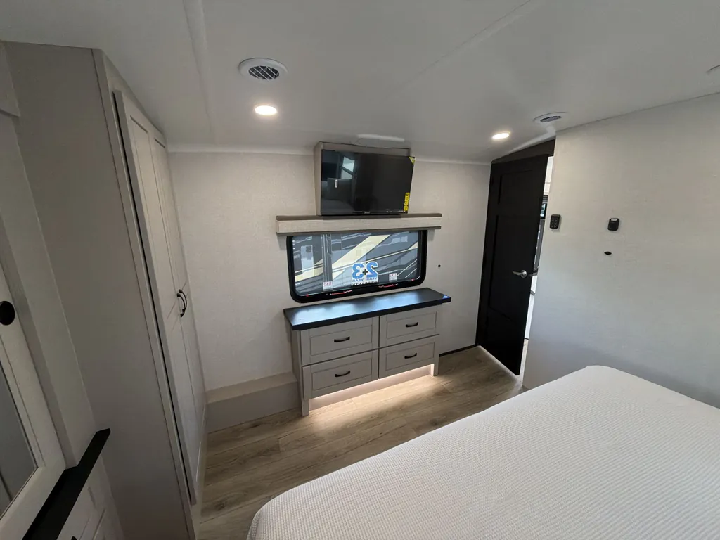 2026 Jayco North Point 395DSDB, Photos photo 19