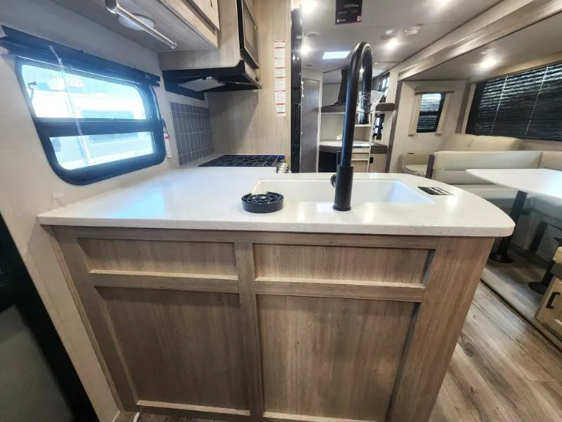 2026 Coachmen Catalina Legacy Edition 273DBHCK, Photos photo 5