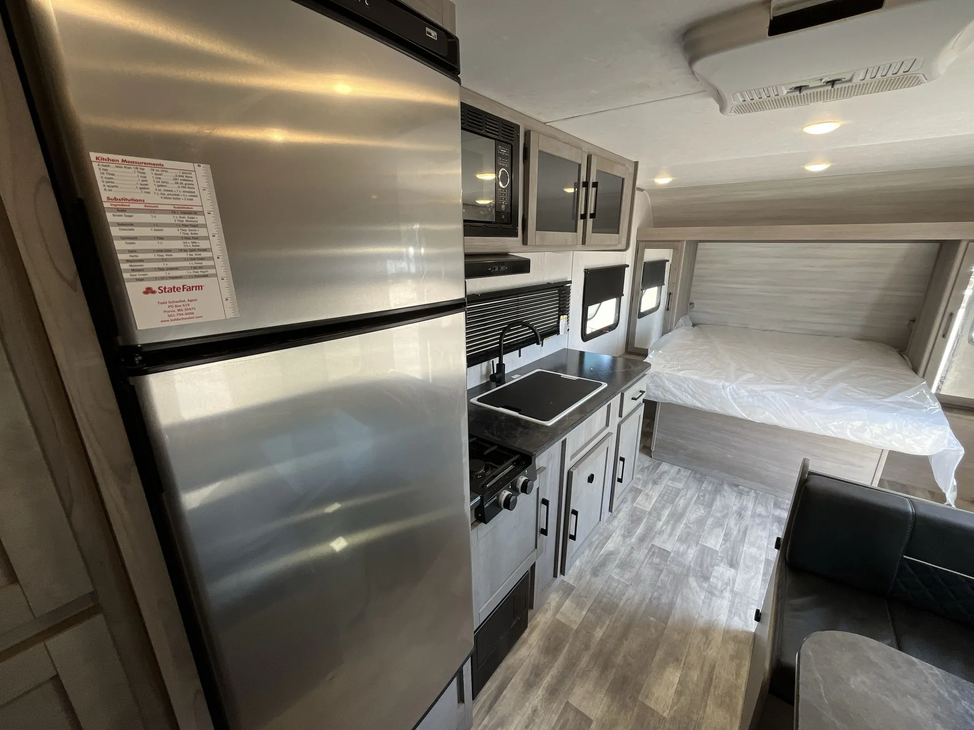 2022 Dutchmen Kodiak SE 22SBH — living area main
