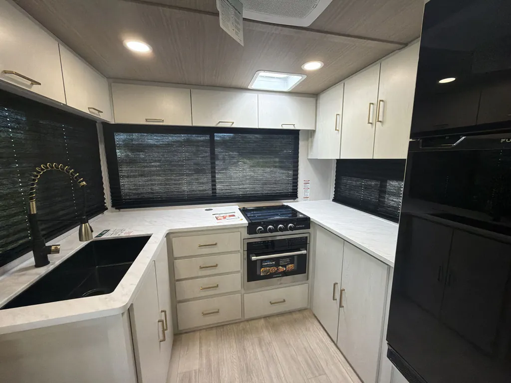 2027 Forest River Vibe 3400SB, Photos photo 12
