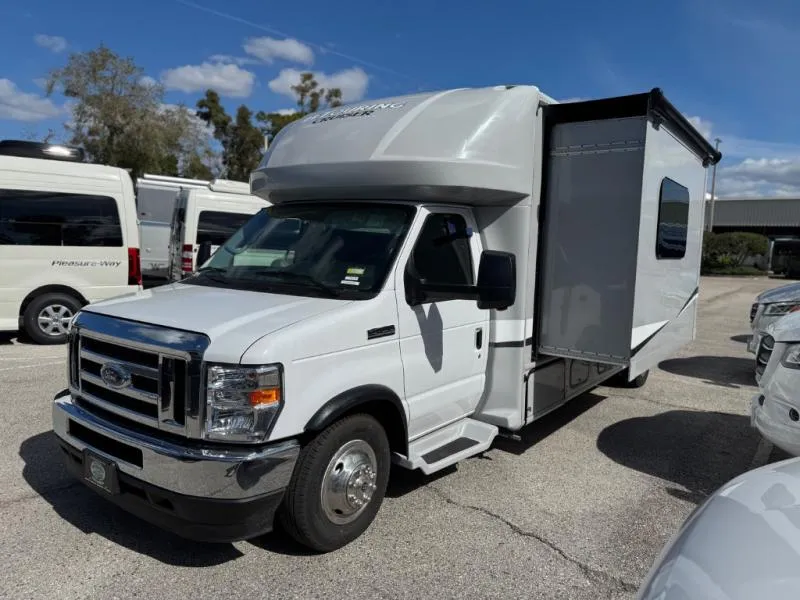 2026 Gulf Stream RV BT Cruiser 5257B - Photo 2