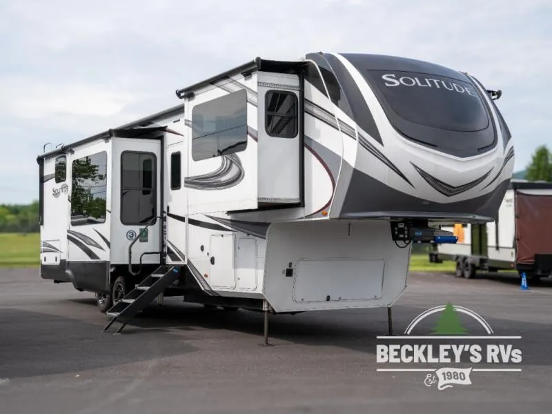 2023 Grand Design Solitude 380FL - Photo 2