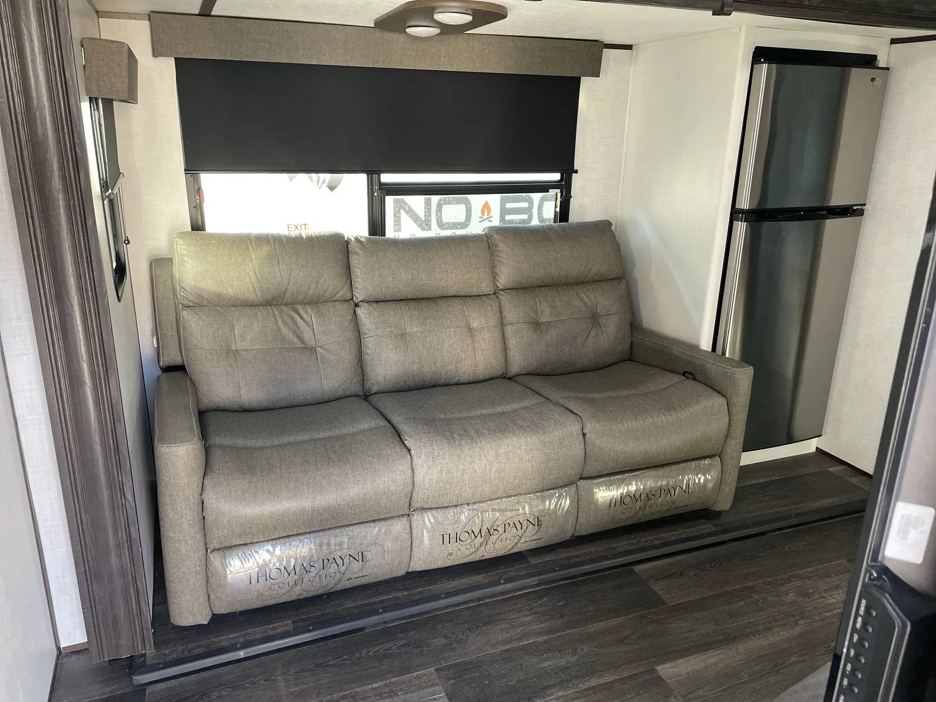 2022 Dutchmen Atlas 2202RB — living area main