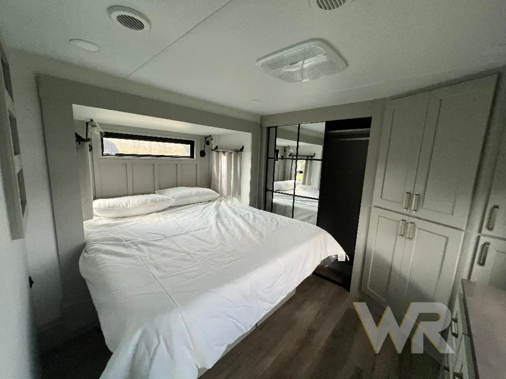 2026 Brinkley Model G 3950, Photos photo 48