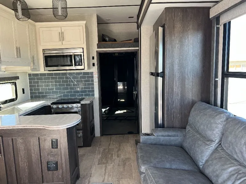 2019 Keystone Raptor 423, Photos photo 6