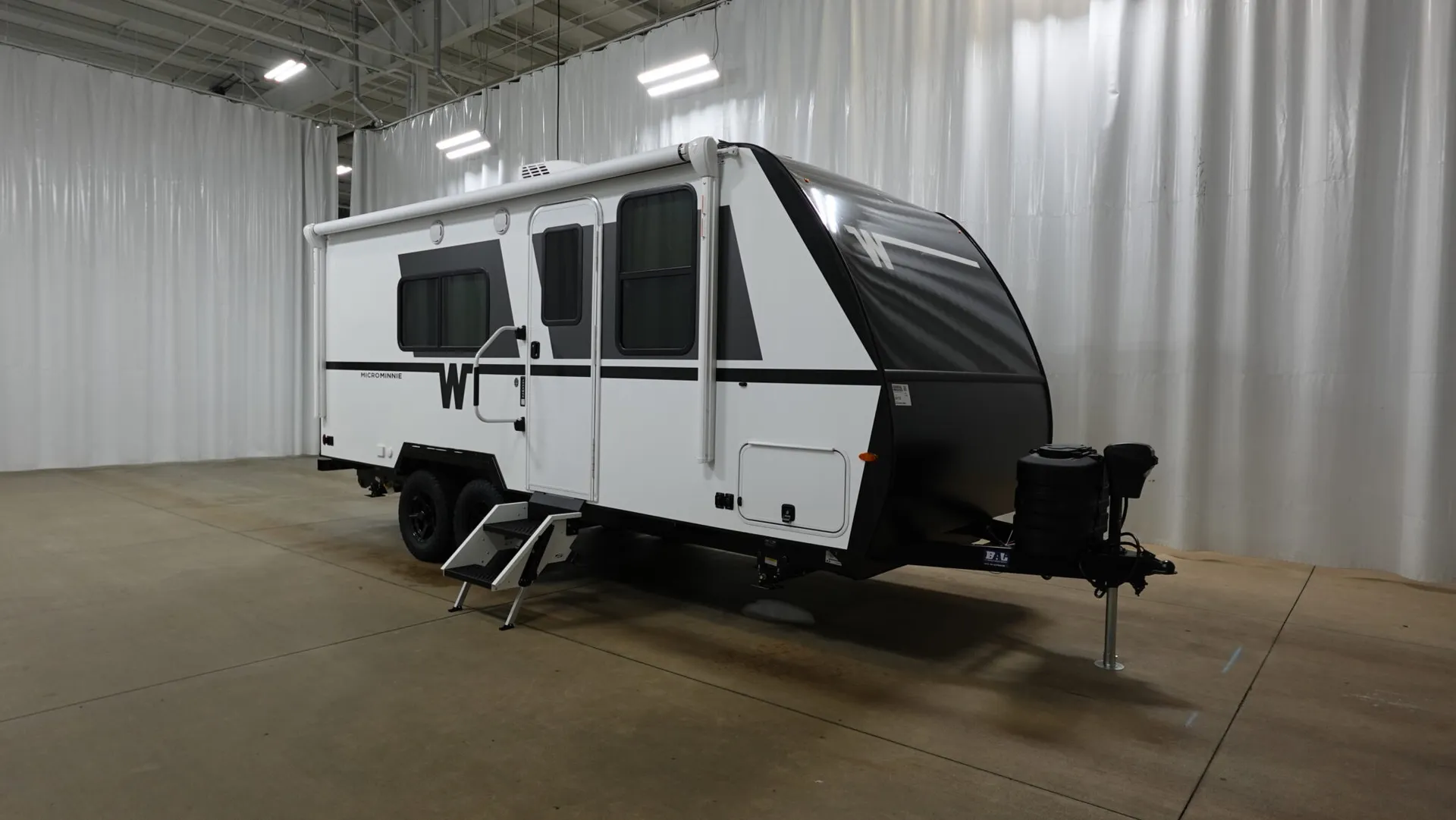 2026 Winnebago Micro Minnie 2000MRB - Photo 2