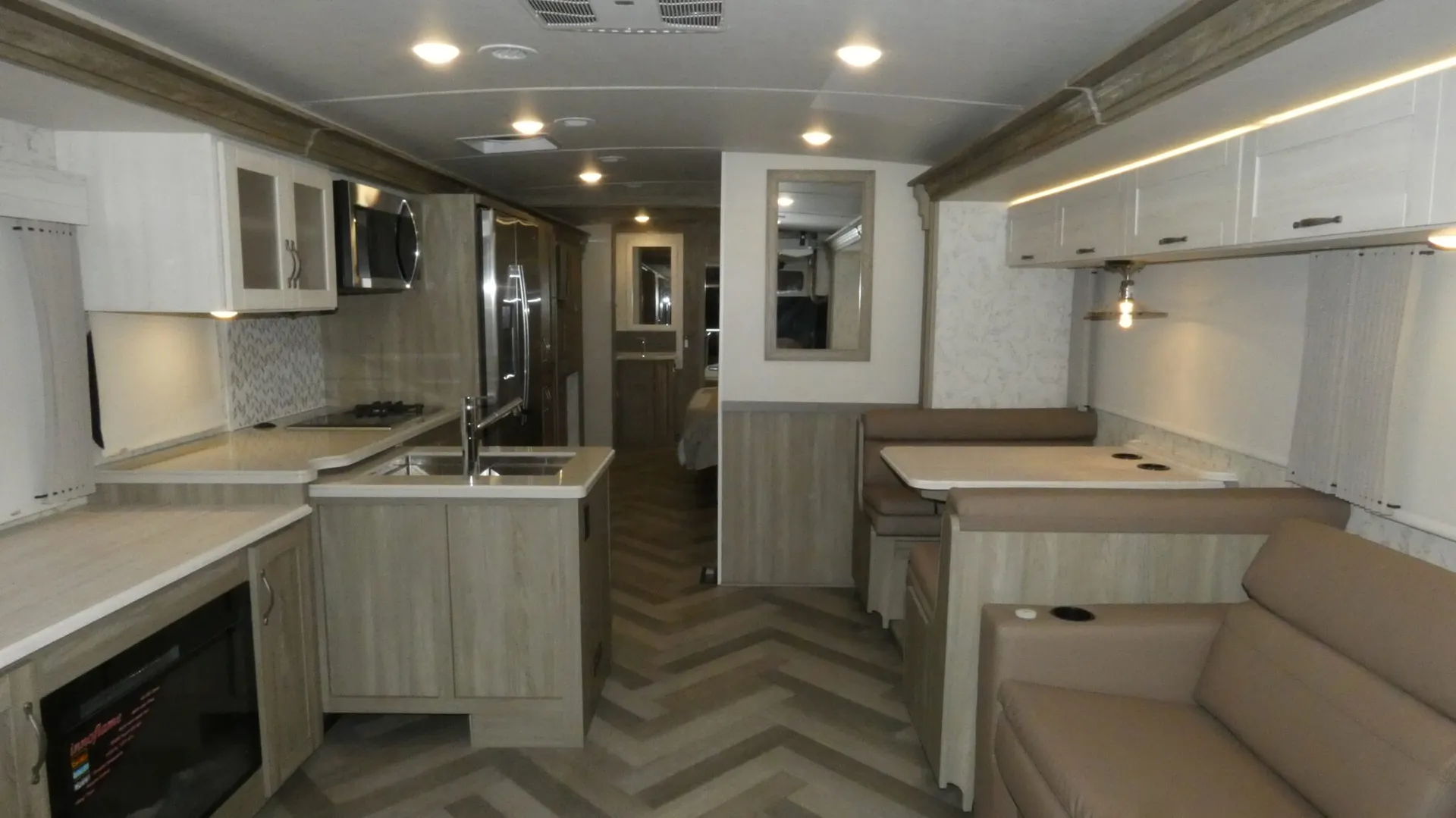 2026 Winnebago Adventurer 36Z - Photo 3