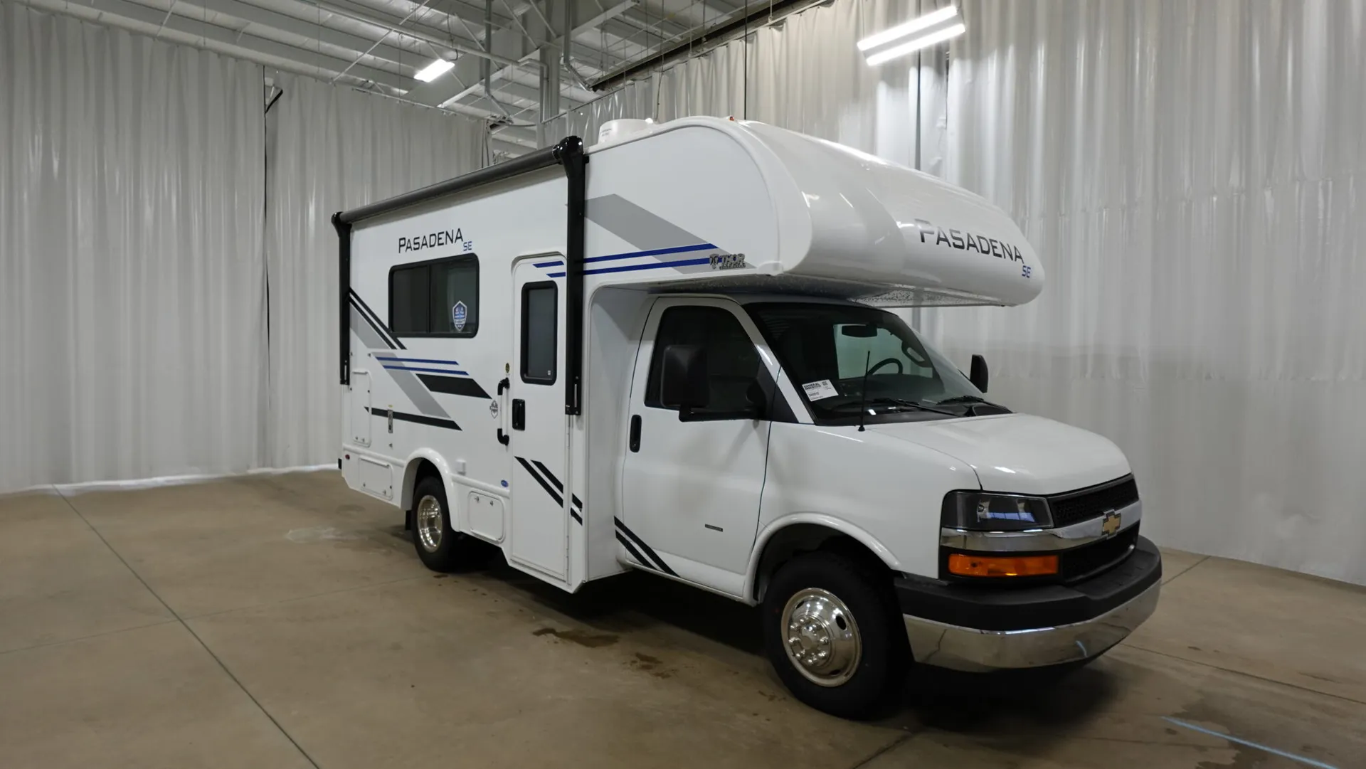 2026 Thor Motor Coach Pasadena SE SX19 Chevy - Photo 2