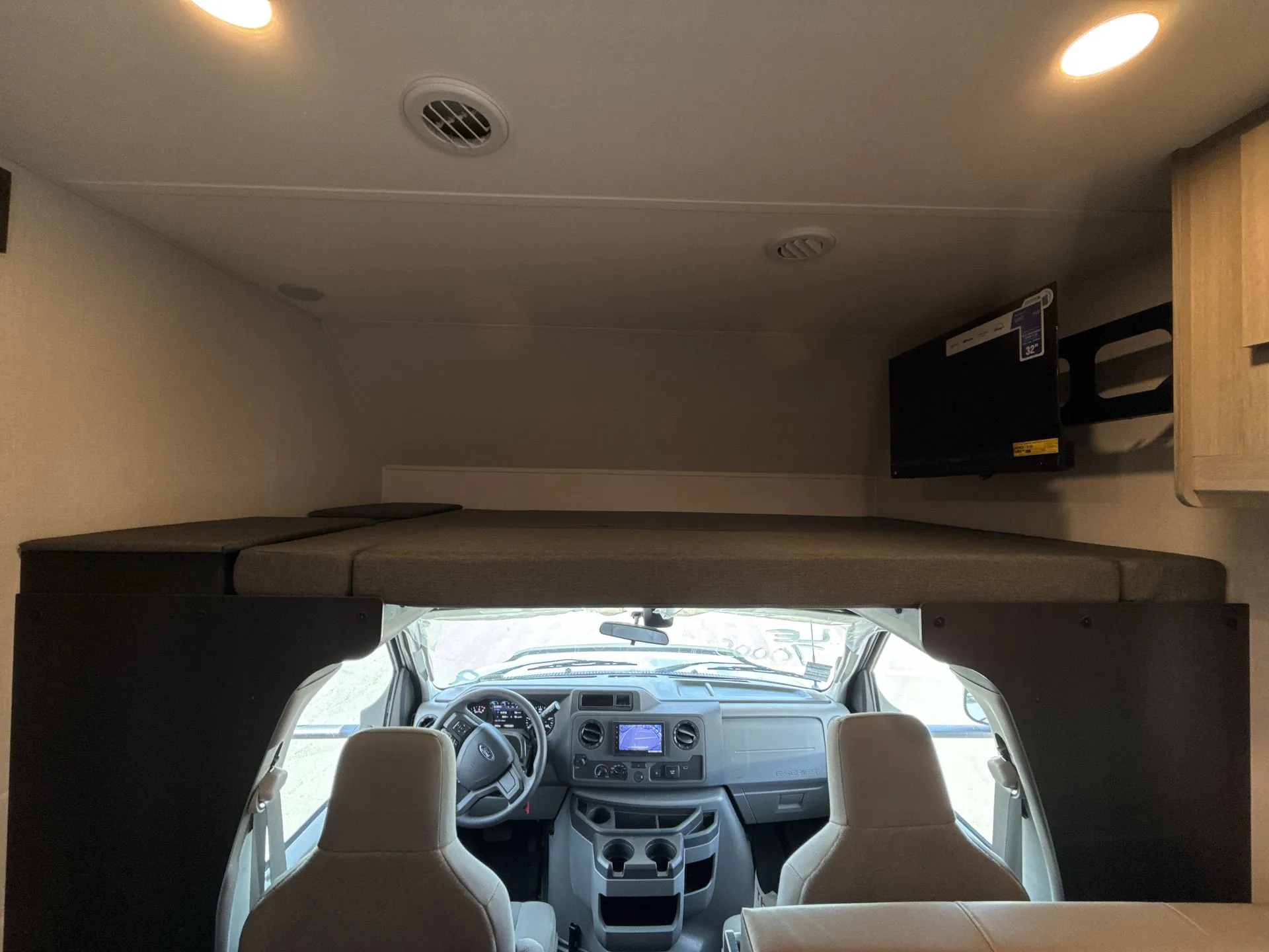 2027 Forest River Sunseeker LE 3250DSLE — Photo 5