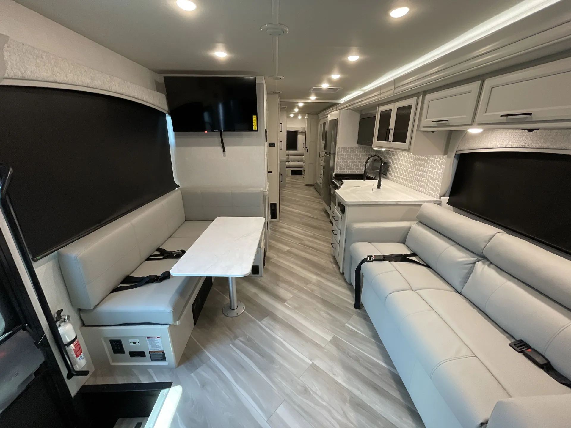 2026 fleetwood Fortis 36Y — living area main