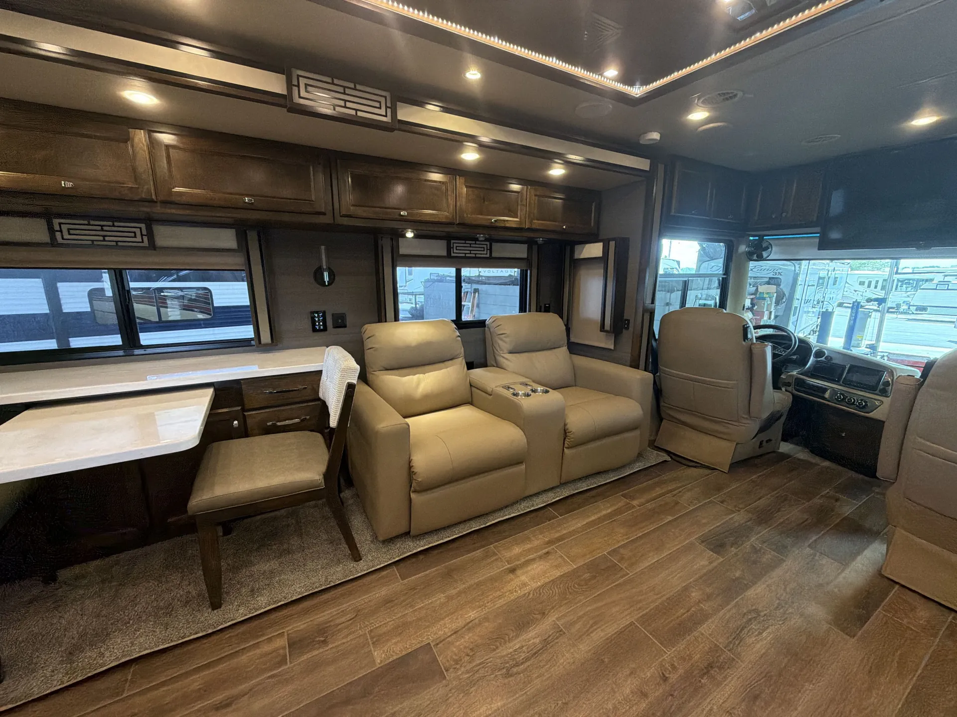 2021 Tiffin Allegro Red 37 BA — living area main