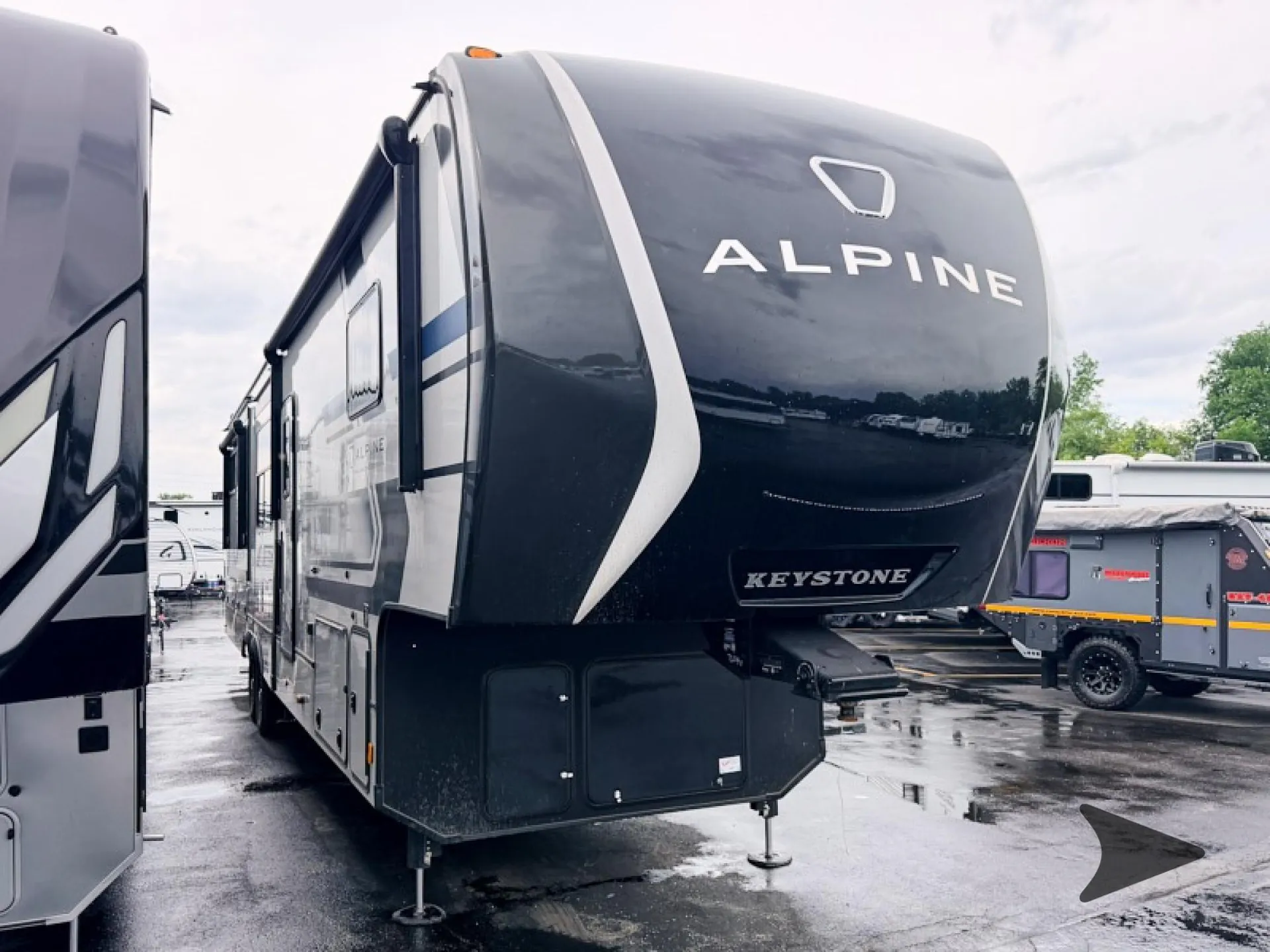 2026 Keystone Alpine Avalanche Edition 381DL - Photo 2