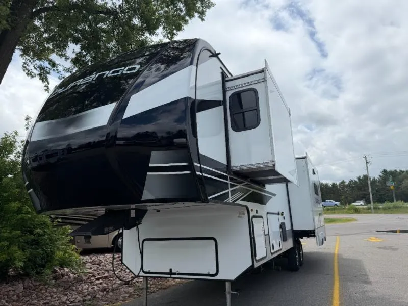 2023 KZ Durango 301RLT - Photo 4