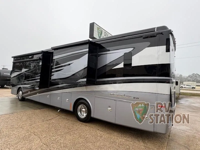 2023 Tiffin Phaeton 40 IH - Photo 4