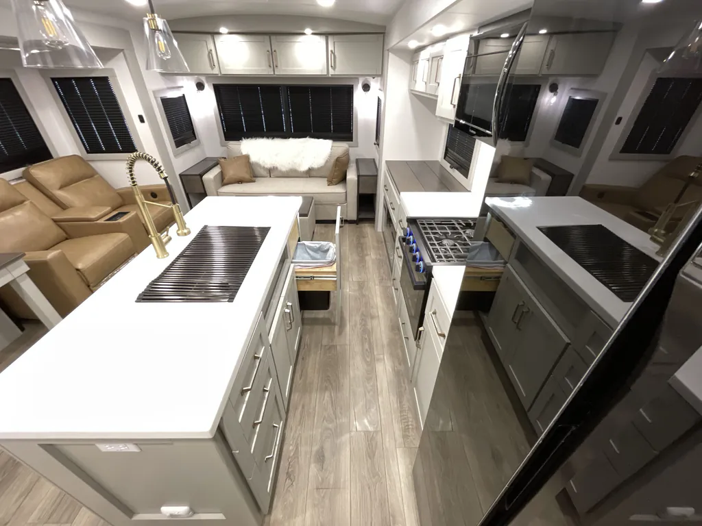 2025 Brinkley Model Z AIR 297, Photos photo 13